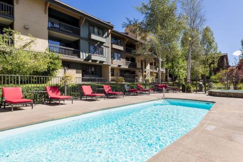 Phoenix 208 Townhouse - image 3