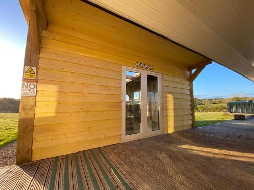 Sleeps 12 Hot Tub Sauna Cinema Pets Welcome in Egyéb