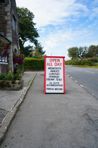 Fox & Hounds Hotel - image 7