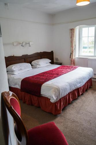 Fox & Hounds Hotel - image 11