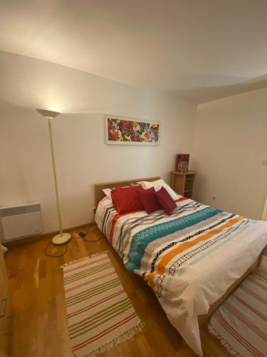 Private Room 10 min From Paris chambre d'hôte Argenteuil