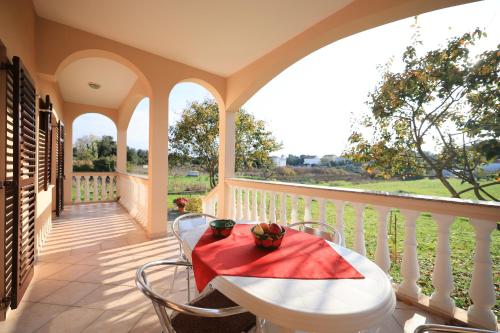  Apartments Ana in Petrčane