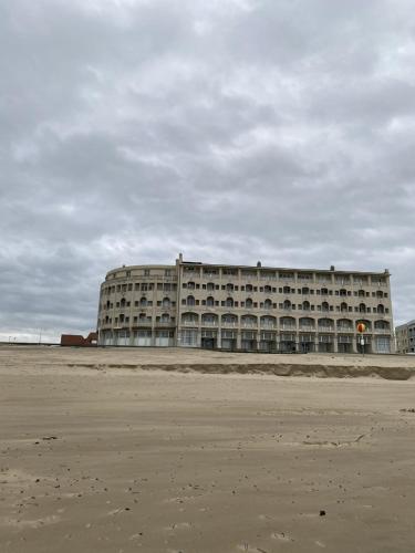 شاطئ, Prachtig Zeezicht Westcorner in ميدلكيركى