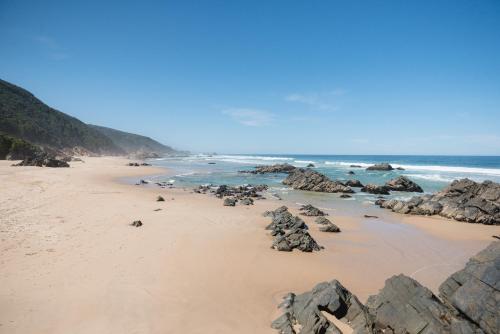 Picnic Rock Seaside Accommodation  Plettenberg Bay 2023 UPDATED DEALS, HD  Photos & Reviews