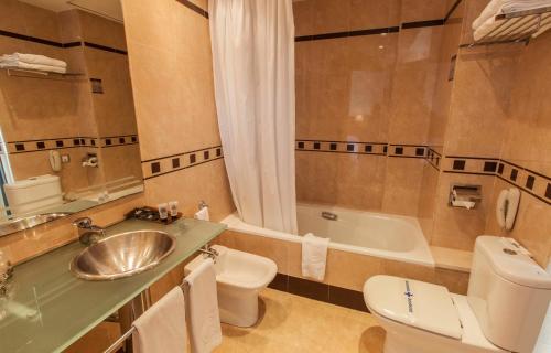 Vonios kambarys, Evenia Rocafort Hotel in Sant Antoni