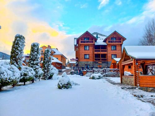 المنظر الخارجي, Forest House in Selo Tatariv