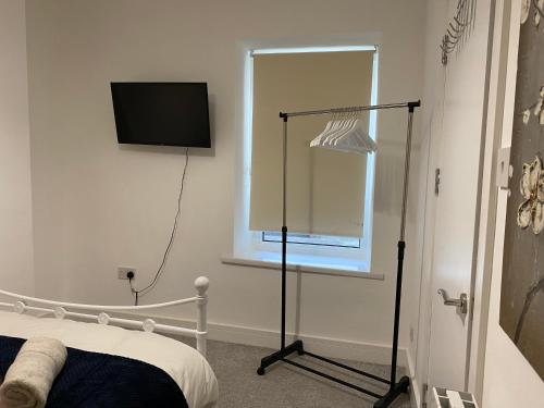 Bright 2BR Sleeps 6 - Bridgend Centre Train Link