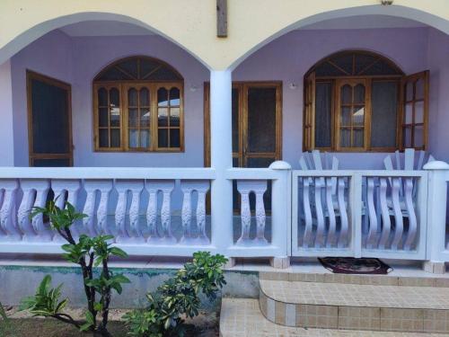 Hideaway at Sunrise, Escape in Jamaica