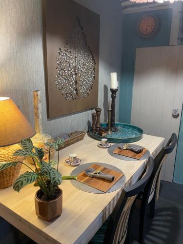 Iekārtas, Cosy townhouse in the heart of Hesdin with private jacuzzi in Hesdin