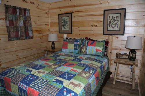 Rowe's Adirondack Cabins of Schroon Lake