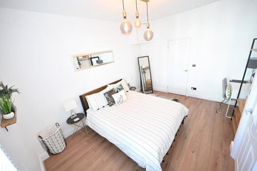 The Teapot Cottage in Town Centre FREE Parking 3