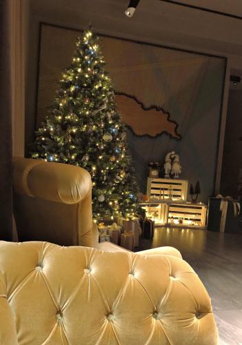 Green Rooms – Kutaisi, MI