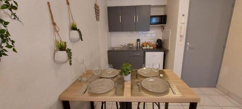 L'ESCALE : Duplex 4 pers. ASTERIX, AEROPORT ROISSY CDG, PARIS