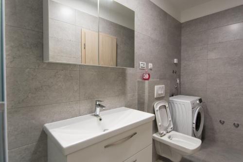 Two-Bedroom Apartment image 3