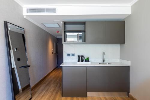 Konyha, Hotel Solerios Mansa in Aidy Grill