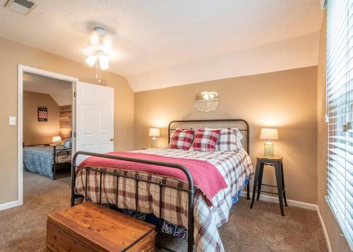 The Red River Retreat River Access Fun in Backyard - image 9