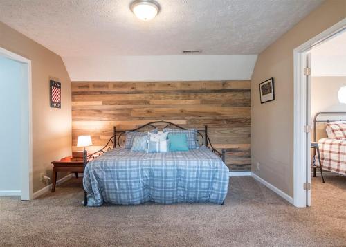 The Red River Retreat River Access Fun in Backyard - image 12