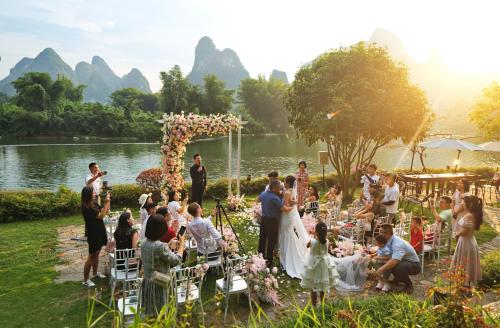 Yangshuo Mountain Retreat