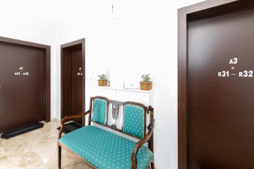 Udvendig, A&J Apartments or Rooms athens airport in Markópoulo
