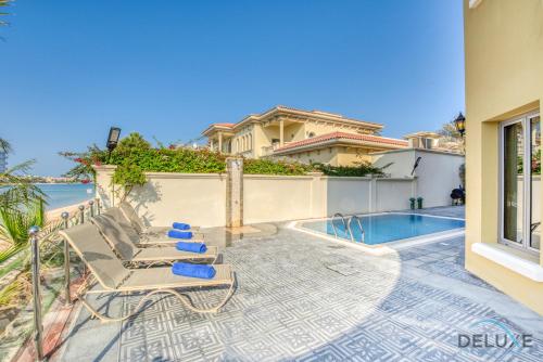 Breath-taking 6BR Villa in Frond E Palm Jumeirah by Deluxe Holiday Homes