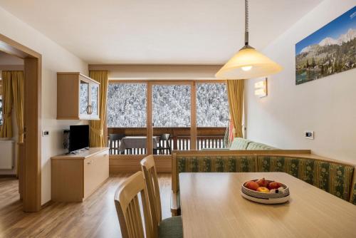 Superior One-Bedroom Apartment with Balcony