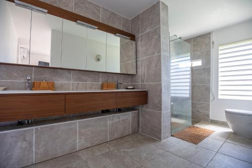 Μπάνιο, JOULOUKA in Trois-Rivieres