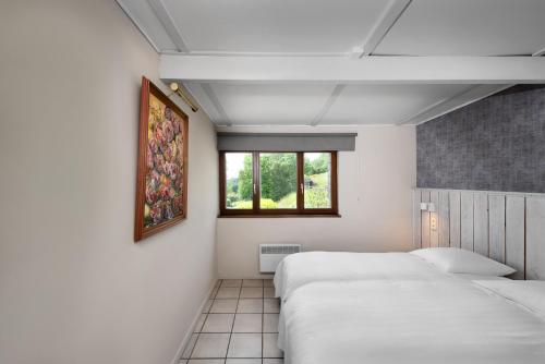 Hotel Aux Ecuries De La Reine - image 5