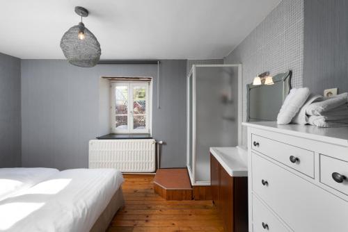 Hotel Aux Ecuries De La Reine - image 4