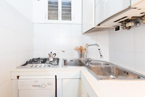 Stunning Campo De Fiori Apartment with Terrace, Řím (fotografie 6)