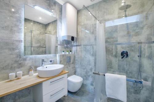 Piekarnia Apartamenty Manufaktura, parking, dostep na kod, klima, 1-3 pokoje, prywatna kamienica