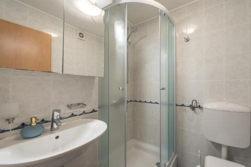 Old Writer Apartment - image 10
