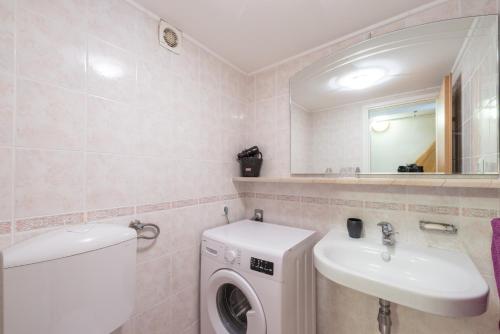 Old Writer Apartment - image 14