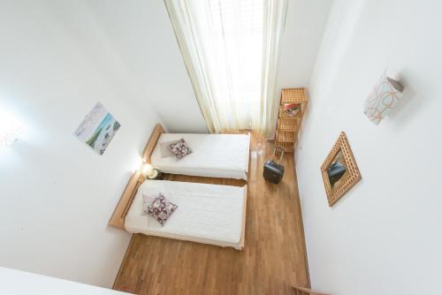Old Writer Apartment - image 11