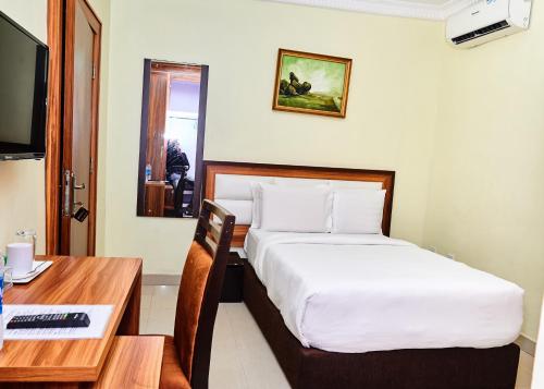 THE HARDLEY APARTMENTS EDUARDO HOTELS LIMITED