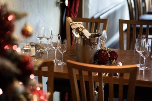 餐廳, Ballyrobin Hotel in 奧爾德格羅夫