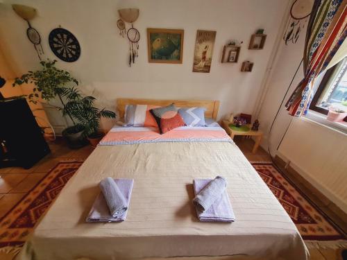 Apt - Sleeps 2 - Balcony - Pets Ok – khách sạn tại Dolna Matka