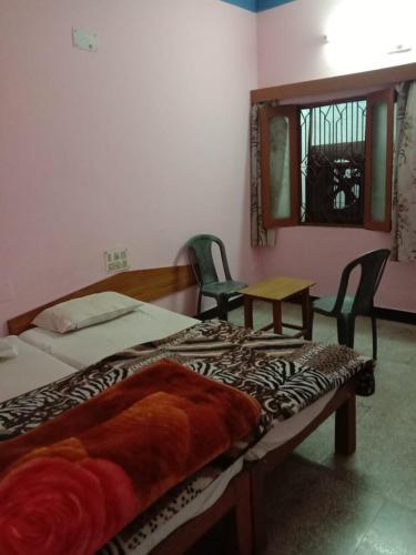 HOTEL YOGI LODGE