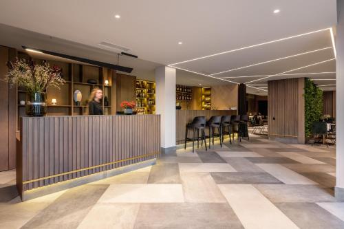 ล็อบบี้, Maestral in เขตซาลิซนึชเนีย