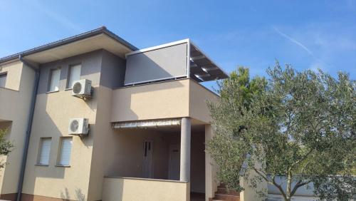 Apartment Dundo in quiet green area in เมดูลิน