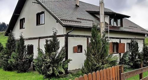5 bedrooms, 13 beds