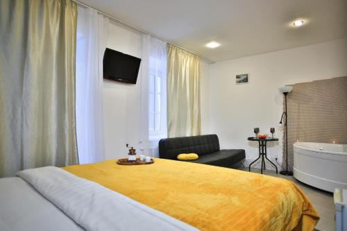 Seven Cabins Hotel - image 13