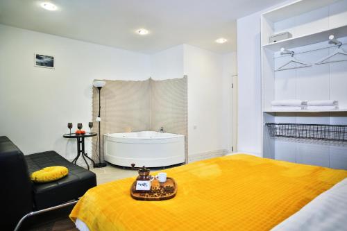 Seven Cabins Hotel - image 3