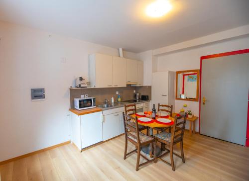 City Center Holiday Apartment - image 9