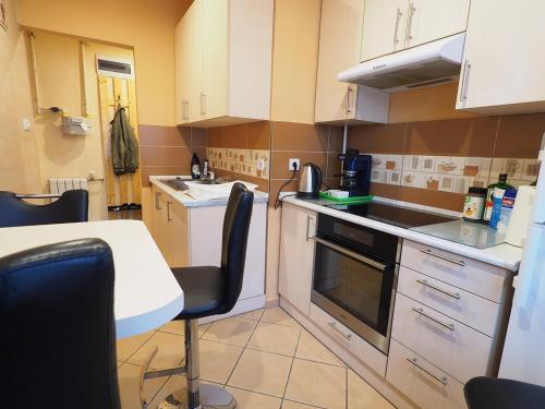 ห้องครัว, Pajger Apartman in บูได วาม