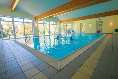 Swimming pool, Hotel zum Hirschen in Lam