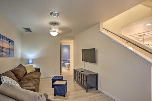Renovated San Marcos Home with Grill Less Than 1 Mi to TSU! in San Marcos, USA