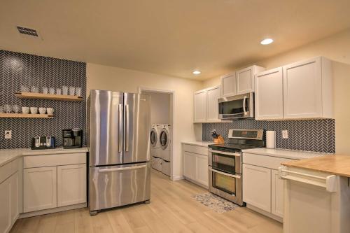 Renovated San Marcos Home with Grill Less Than 1 Mi to TSU! in San Marcos, USA