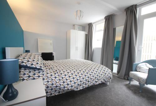 Picture of Two Bedroom, Ground Floor Apartment, Ideally Located Close To The Centre Of Dartmouth