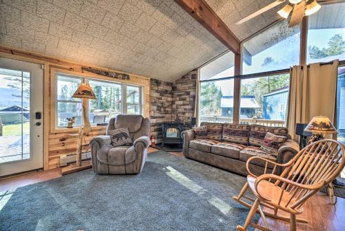 Cozy Speculator Cottage about 2 Mi to Ski Resort! - main image