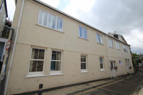 Picture of Two Bedroom, Ground Floor Apartment, Ideally Located Close To The Centre Of Dartmouth